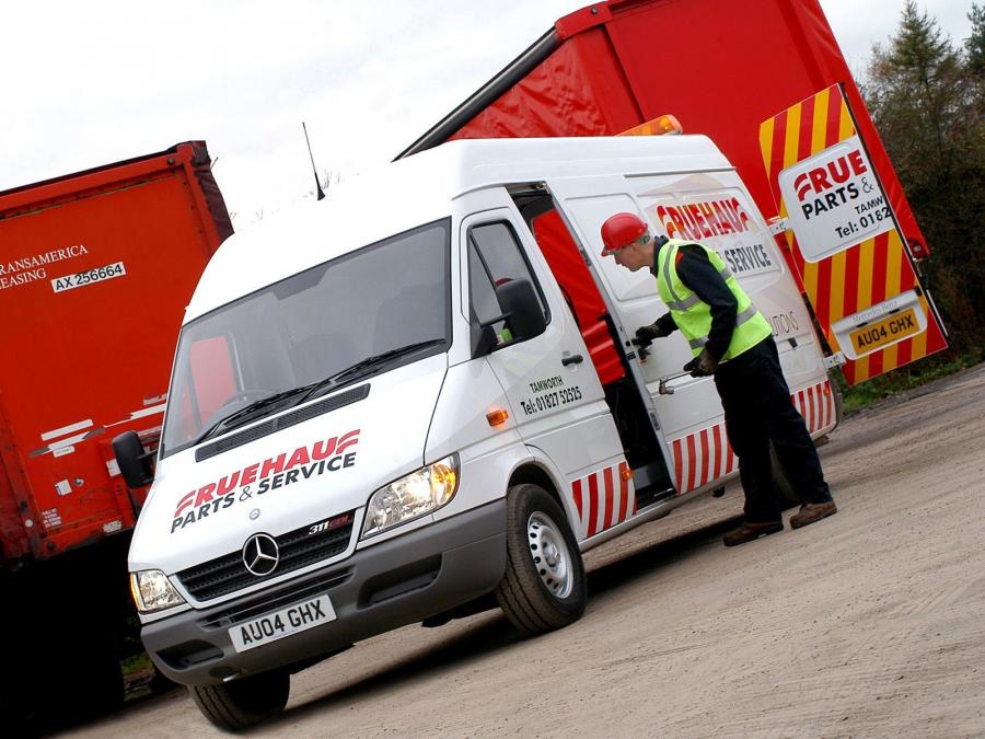  Mercedes-Benz Sprinter Van 2000 года  (UK) (фото 6 из 11)